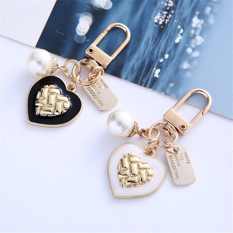 Fashion Pearl Love Heart Pendant Keychain Rose Flower Metal Plate Key Chains Earphone Case Charms Bag Ornament Accessories Gifts